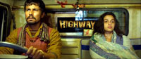 3fib1jv2tiir8t70_D_0_Randeep-Hooda-Alia-Bhatt-Highway-Movie-Pic(2)