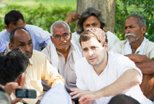 Rahul-Gandhi-in-Amethi-01